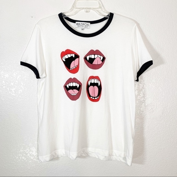 WildFox Vampire Lips Graphic T Shirt Size Medium - Picture 1 of 3